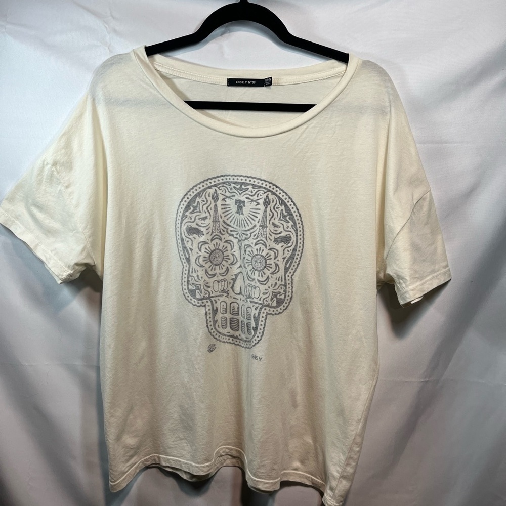 Obey Ivory Tee with Gray Sugar Skull Graphic